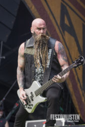 rockavaria-2015-five-finger-death-punch-13