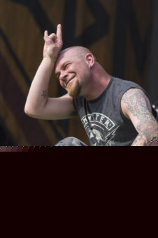 rockavaria-2015-five-finger-death-punch-15