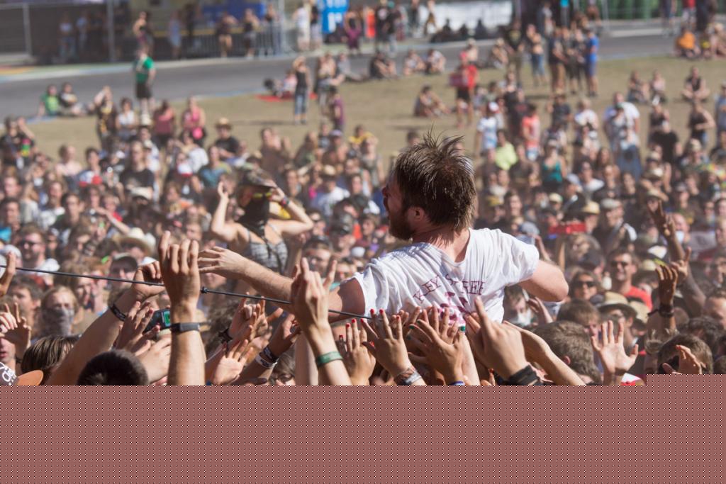 Enter Shikaris Rou Reynolds beim Bad in der Menge, Foto: Thomas Peter