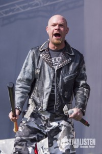 Ivan Moody von Five Finger Death Punch beim Rockavaria 2015, Foto: Thomas Peter