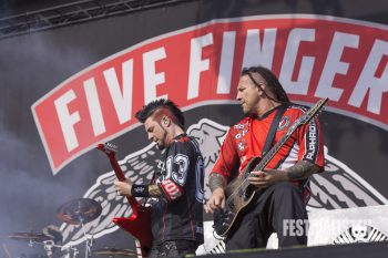 rockavaria-2015-five-finger-death-punch-10