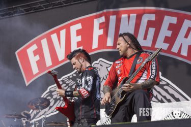 rockavaria-2015-five-finger-death-punch-10