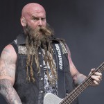 Chris Kael von Five Finger Death Punch beim Rockavaria 2015, Foto: Thomas Peter