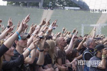 rockavaria-2015-five-finger-death-punch-18