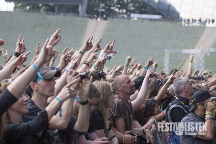 rockavaria-2015-five-finger-death-punch-18