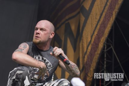 rockavaria-2015-five-finger-death-punch-7