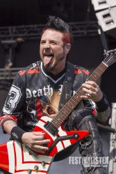 rockavaria-2015-five-finger-death-punch-8
